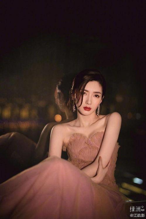 江疏影吃瓜漫画,揭秘娱乐圈幕后故事