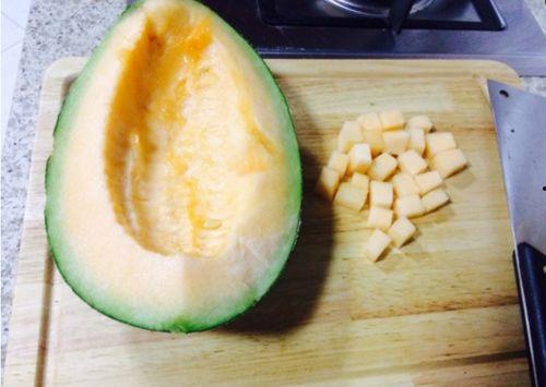 喝完鹿茸吃哈密瓜,哈密瓜助力养生之旅