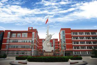 池州学院有瓜吃,瓜果飘香，学子共享校园美好时光