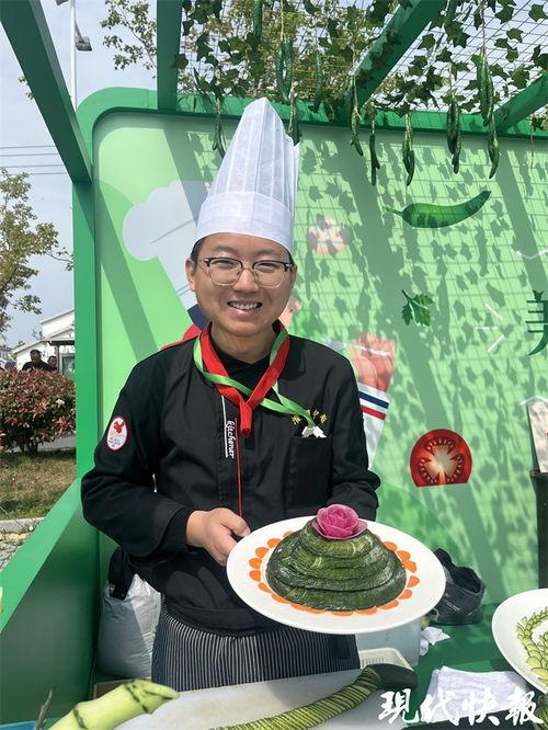 小王同学在线吃瓜,揭秘网络热点背后的故事