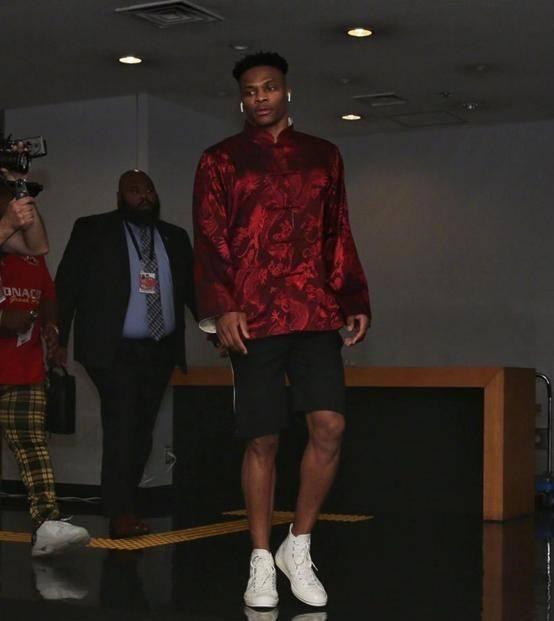 唐装吃瓜视频,揭秘网红美食背后的故事