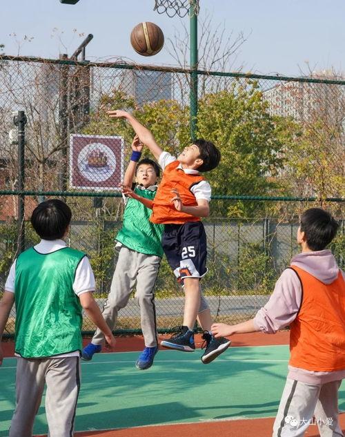 打篮球吃瓜群众,吃瓜群众的热议瞬间