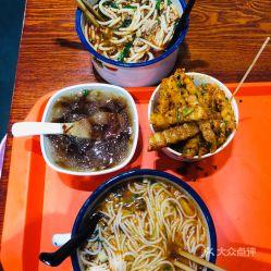 米线楼上吃瓜,一场别开生面的美食与娱乐盛宴